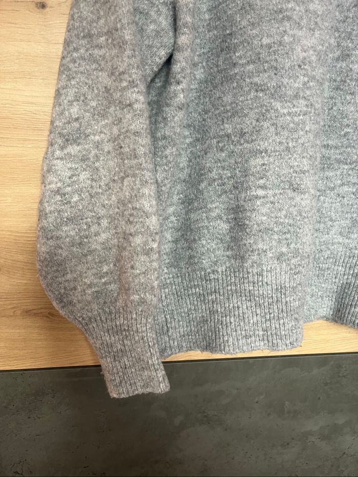 Pull gris - photo numéro 2