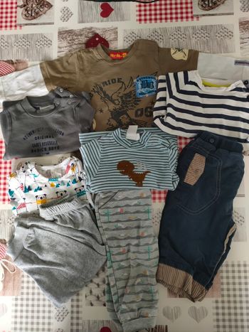 Lot vêtements 12 mois