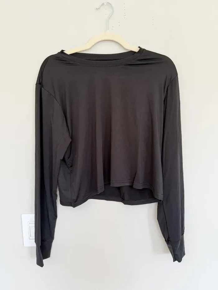 cropped black long sleeve top - photo numéro 3