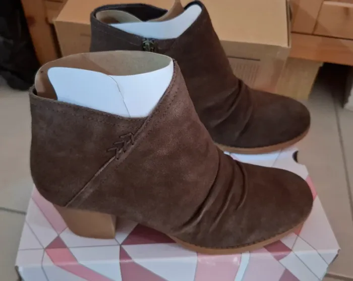 Très belles bottines 40 Skechers marron