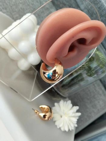 Créoles forme de C dorées en acier inoxydable