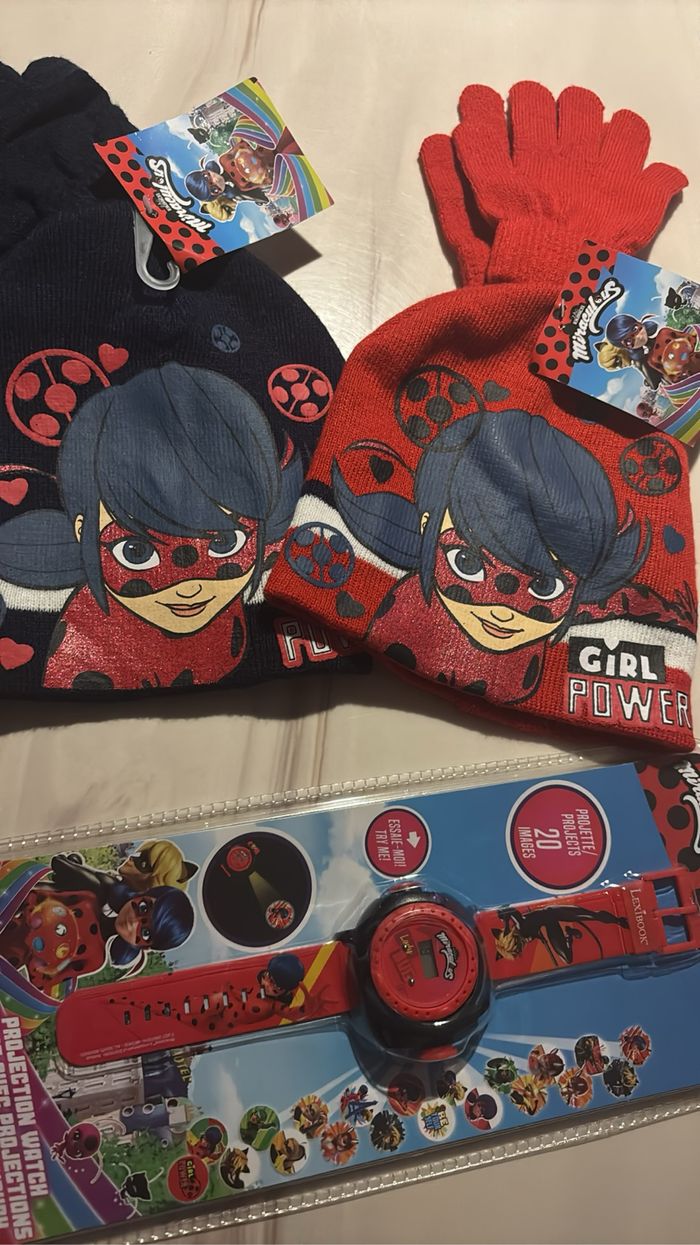 2 ensembles bonnet et gants miraculous neuf + montre