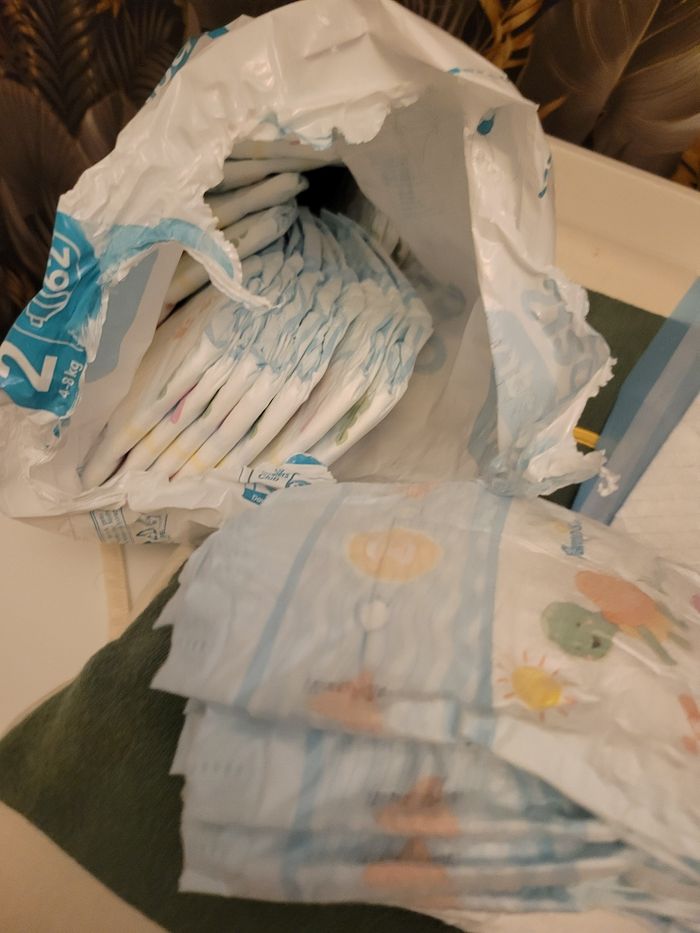 23 couches pampers 4/8kg - photo numéro 4