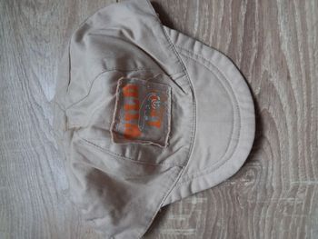 Casquette beige enfant taille 24 mois