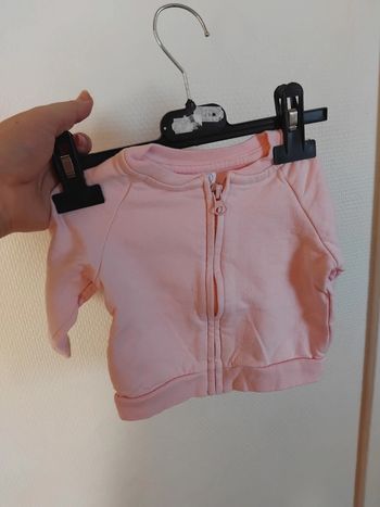 Gilets neuf fille 3mois