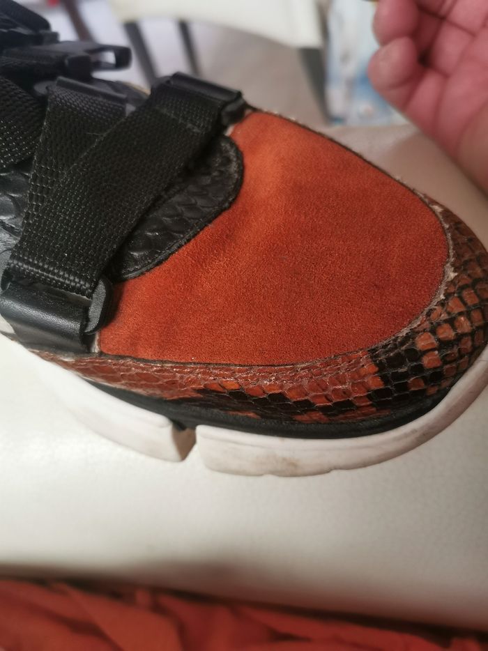 Belles sneakers cuir et cuir retourné p 41 originales - photo numéro 7