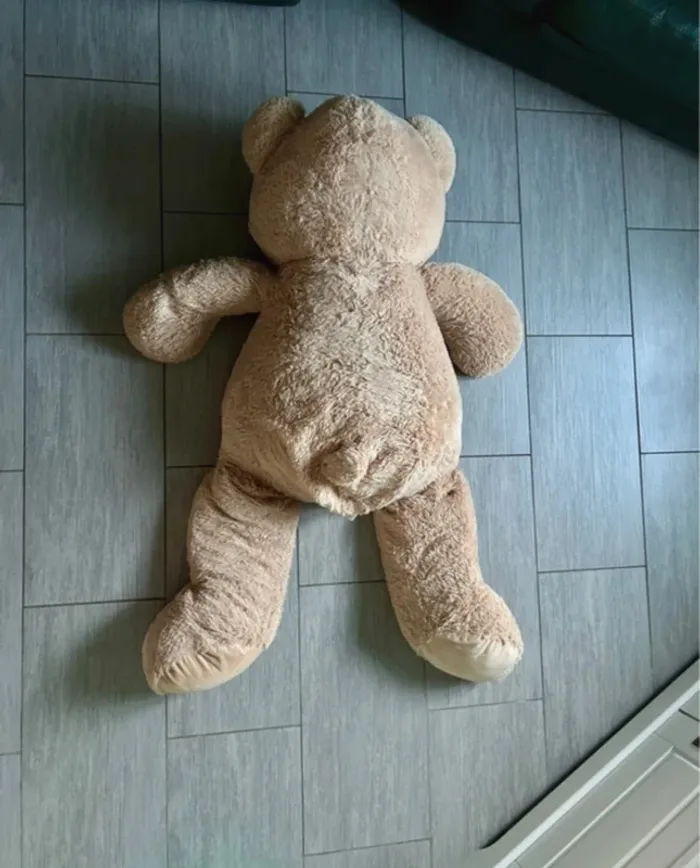 Peluche géante ours - 130 cm - en très bon état - photo numéro 3