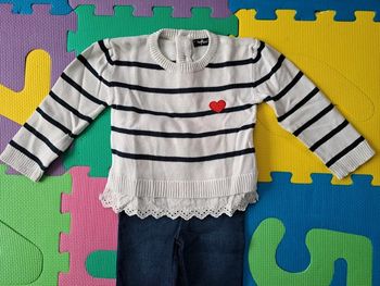 Lot 2 pulls + 1 pantalon 18m