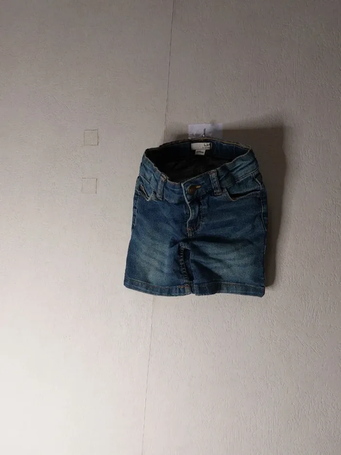Short en jeans bleu enfant "LH" - photo numéro 3
