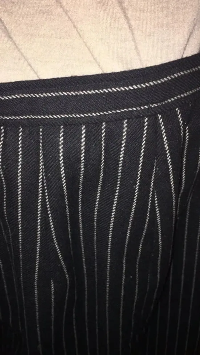 Jupe fines rayures mi mollets - photo numéro 3