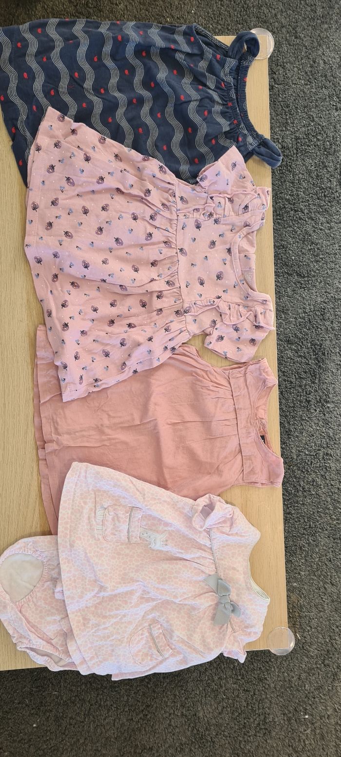 Lot de robes 6 mois