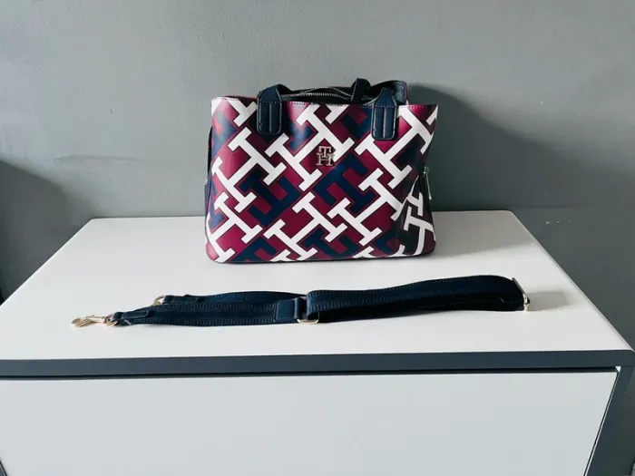 Sac a main Tommy hilfiger Monogram - photo numéro 5