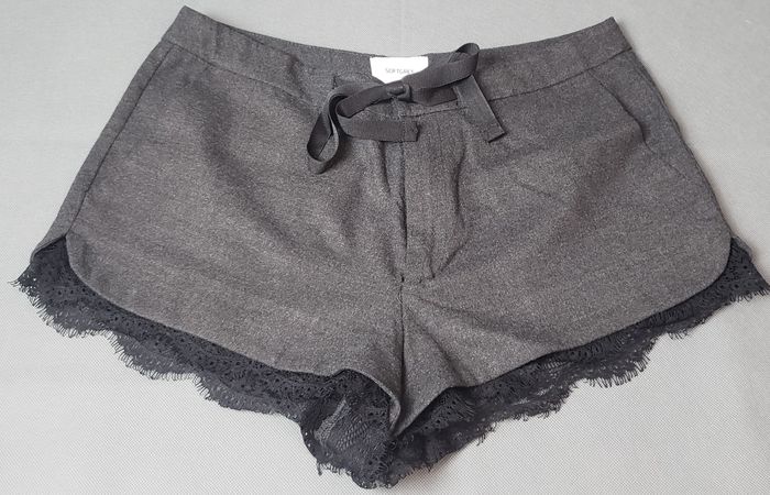 short femme élégant & confortable