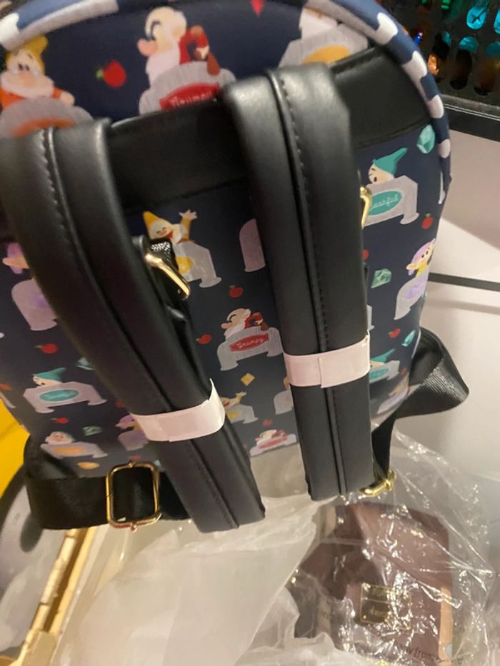 Sac a dos blanche neige et els 7 nains - photo numéro 3