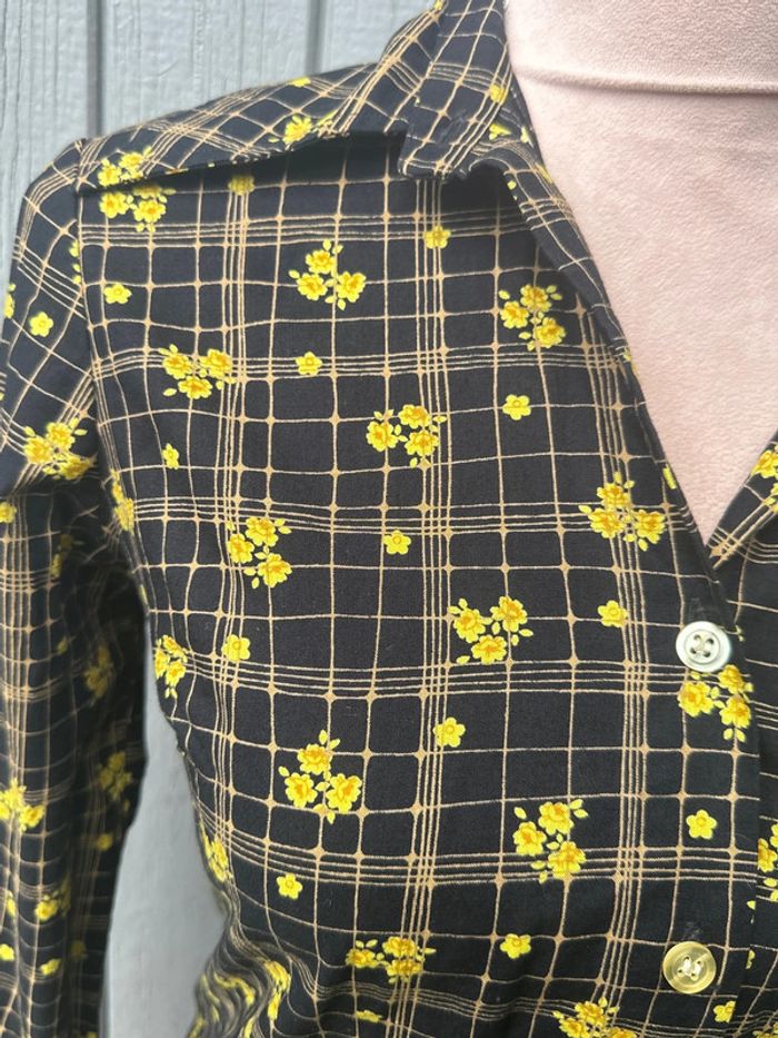 Chemise noir et jaune fleurie manches longues été - photo numéro 4