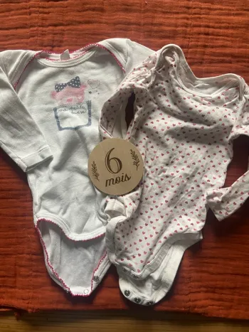 Lot bodies 6 mois manches longues