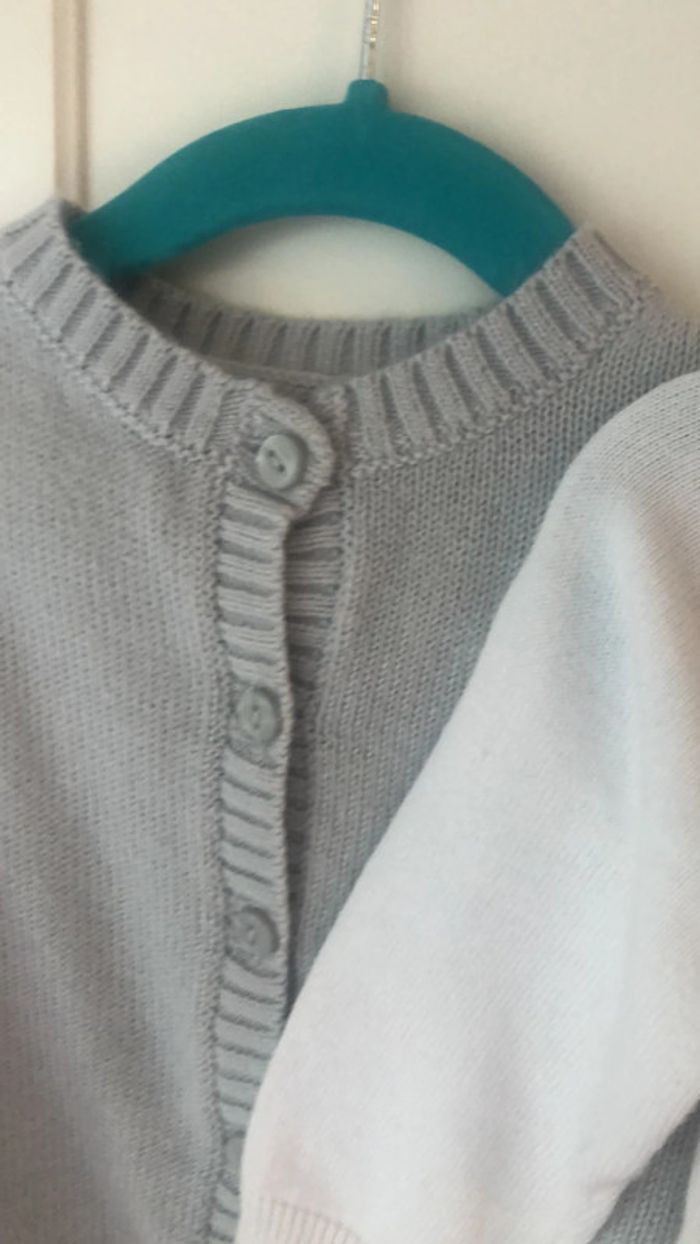 Lot gilet 6 mois - photo numéro 5