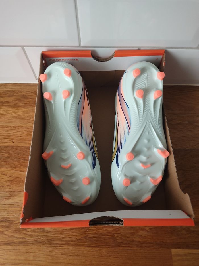 Crampons Nike T 36.5 - photo numéro 7