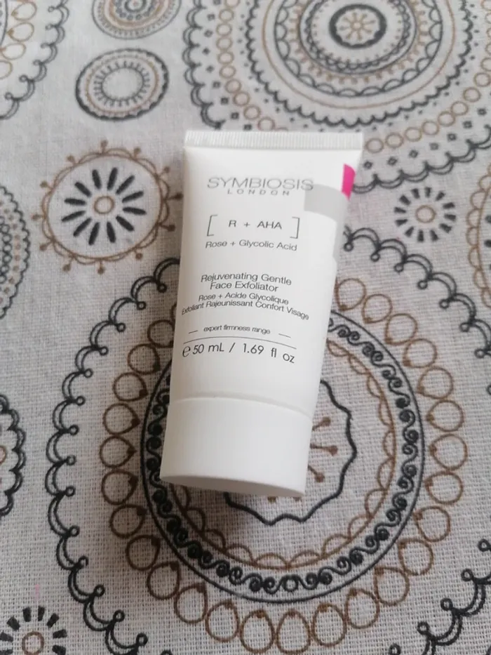 Exfoliant rajeunissant neuf Symbiosis London 50ml