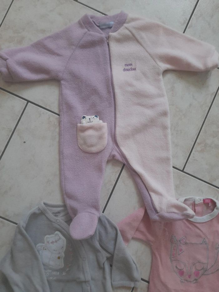7 pyjamas 6 mois - photo numéro 8