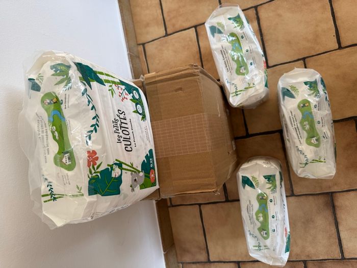 carton de couches les petits culottés taille 2 - photo numéro 2