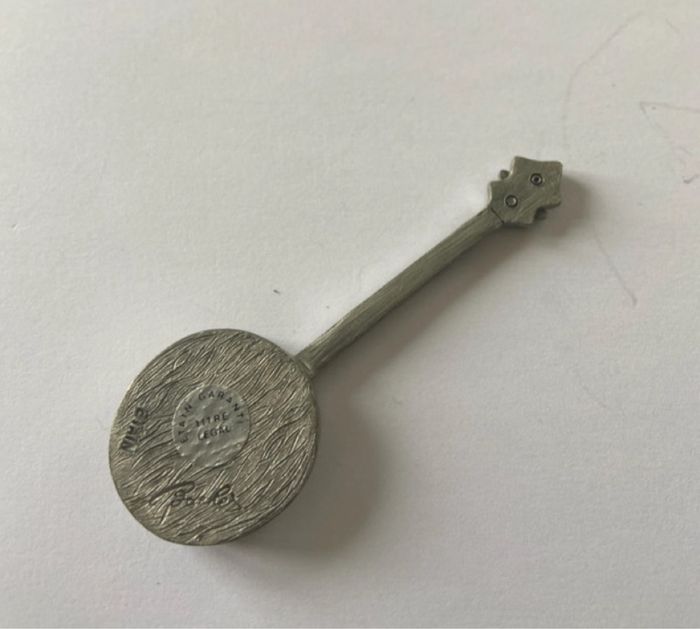 Instrument de musique banjo en étain signé Baches des étains du prince - photo numéro 3