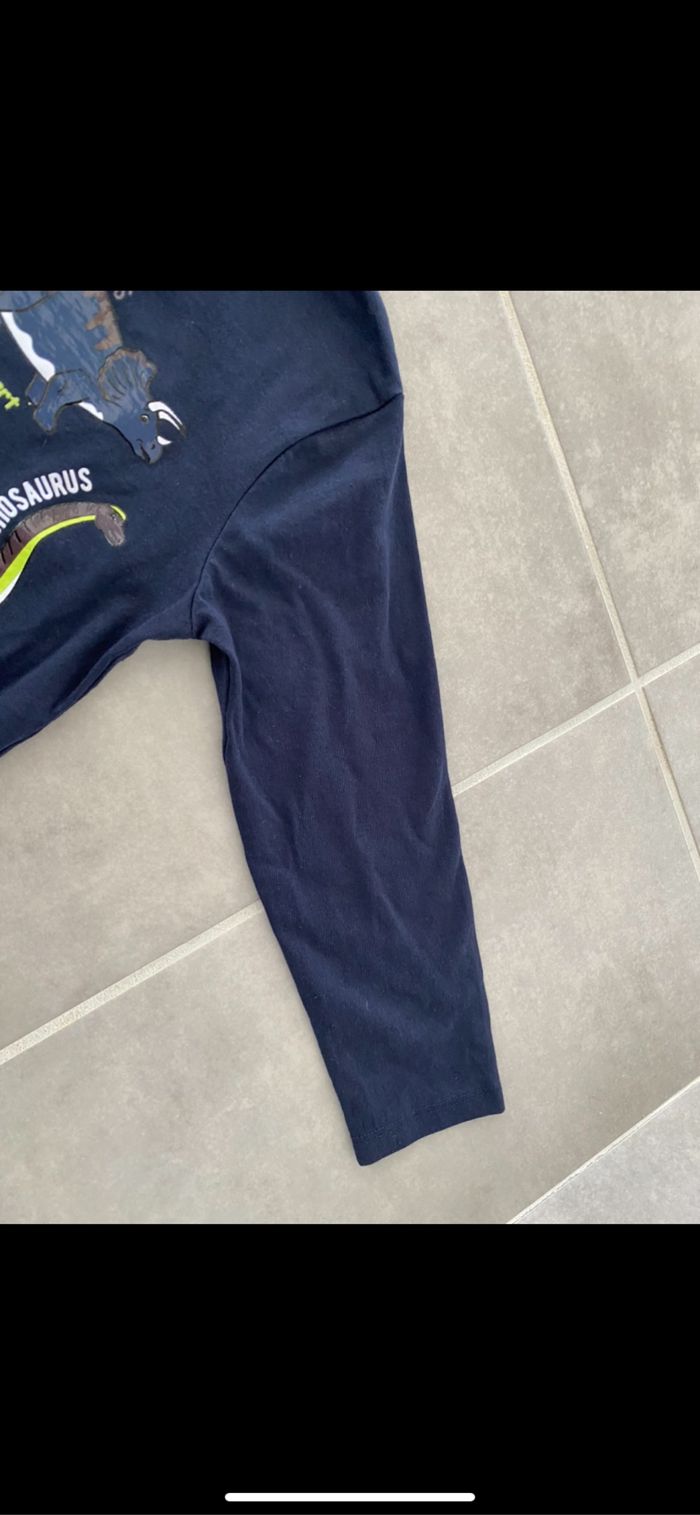 Tee shirt manches longues dinosaure Neuf 7 ans - photo numéro 5