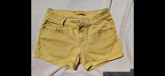 Short en jean jaune moutarde t36 - photo numéro 2