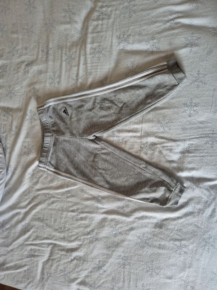 Jogging adidas gris chiné 2/3ans