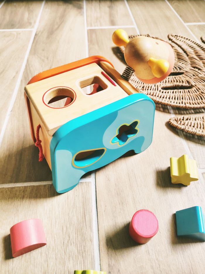 🐮 Boîte à formes à encastrer en bois - "Vache Cachatou Maggy marque Djeco - photo numéro 3