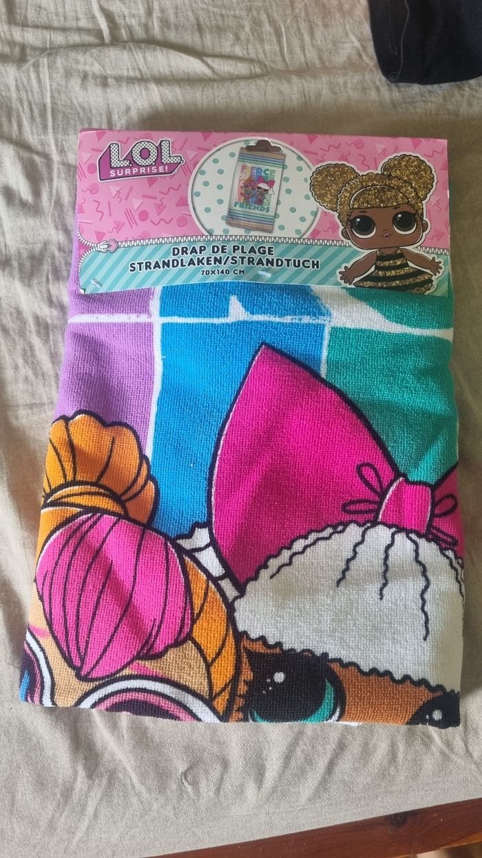 Drap de plage L.O.L surprise