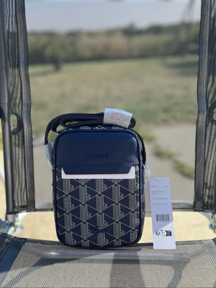Sacoche Lacoste authentique bleu neuve - photo numéro 3