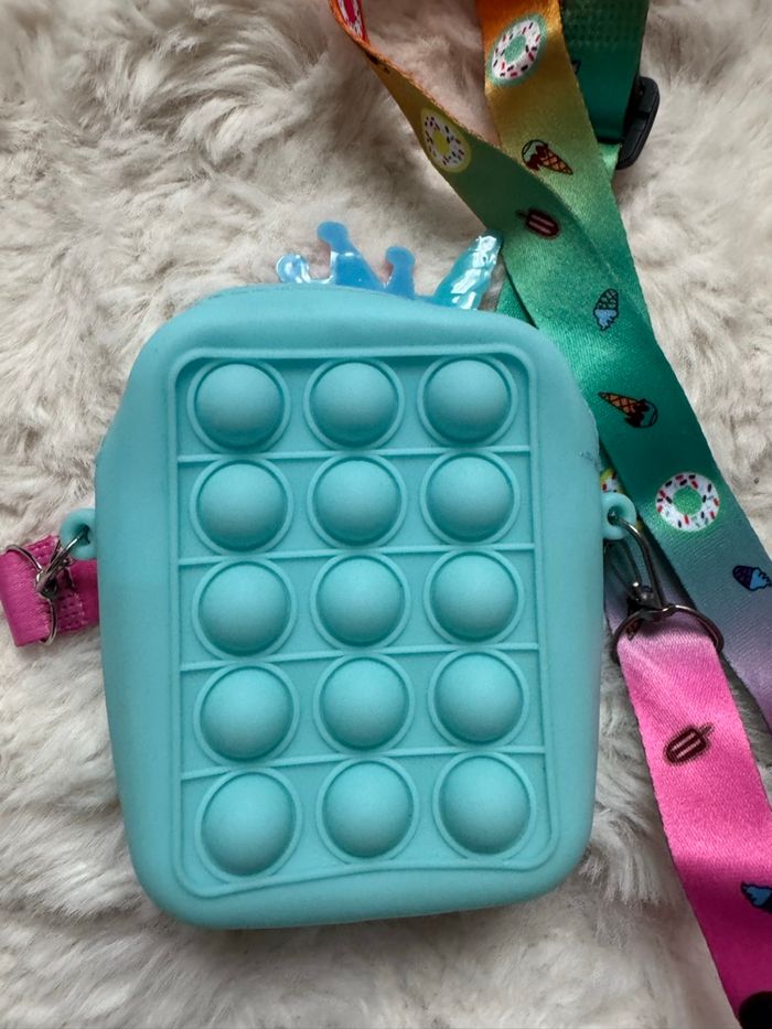 🪀 lot pop it - 2 sacs à mains petits+ une licorne + 1 pieuvre tournante - très bon état - photo numéro 6