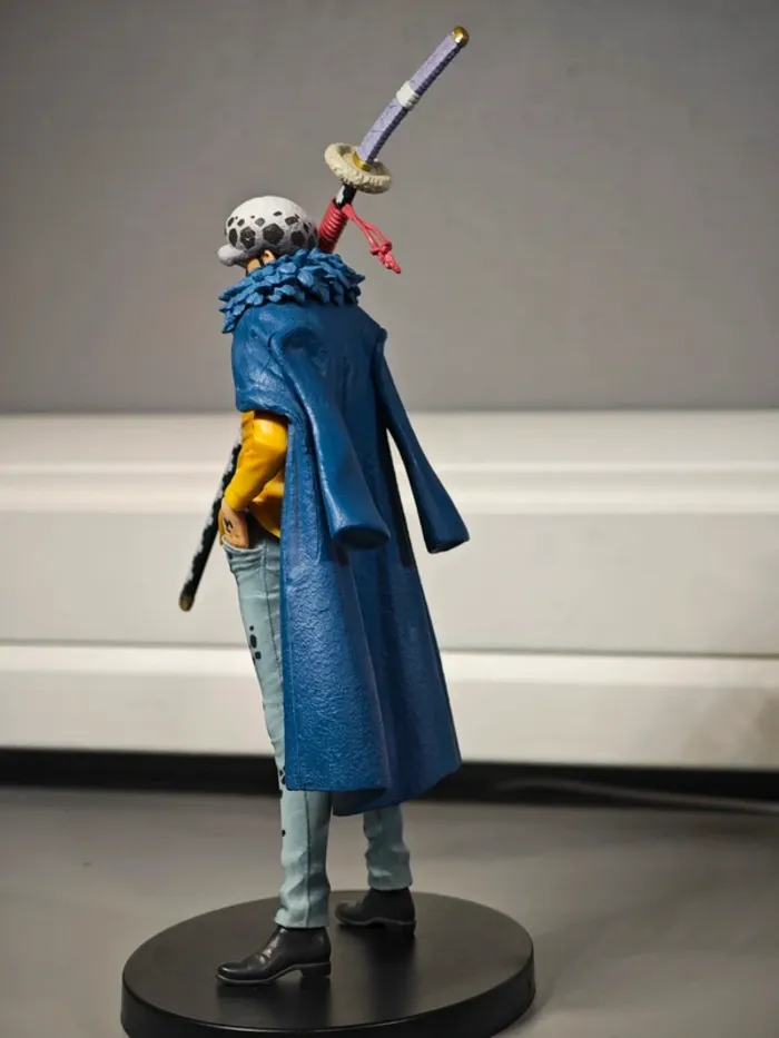Figurine One Piece : Trafalgar Law Bandai Banpresto 18cm avec boîte - photo numéro 3