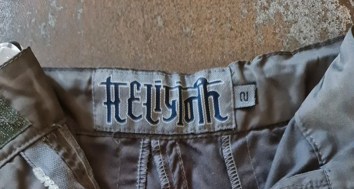 Pantalon gris impression dragon - photo numéro 4