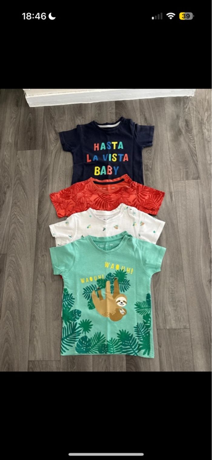 Lot 4 tee-shirts 24 mois