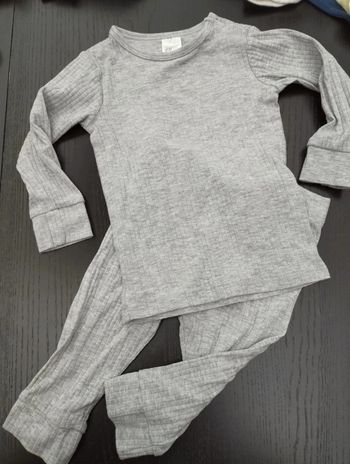 Ensemble léger / pyjama gris 6-9 mois
