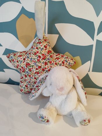 Peluche lapin musical lapin jellycat