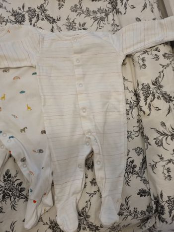 Lot 3 pyjamas