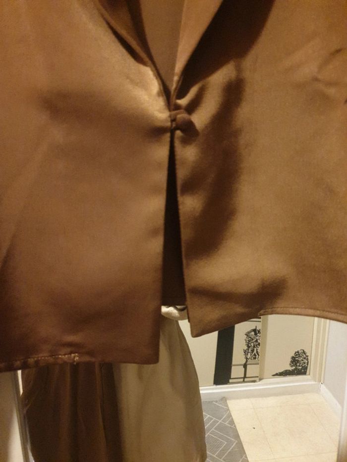 Ensemble blazer court et pantalon satiné - photo numéro 7