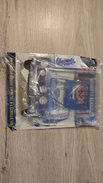 Fascicule complet scellé numéro 77 n°77 Renault R8 Gordini 1/8 1/8ème Eaglemoss Collections #D61