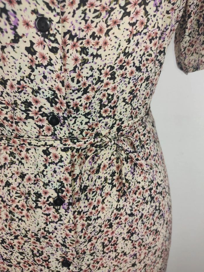 Robe mi-longue manches courtes boutonnée motif fleuri noir et pastel taille L Only - photo numéro 5