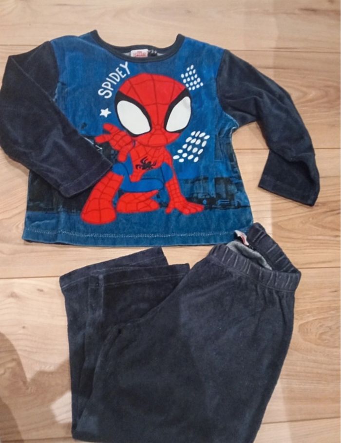 Pyjama spidey