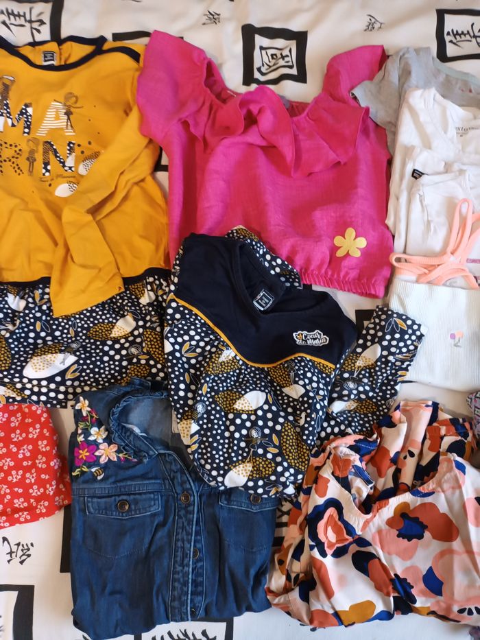 Lot vêtements 6 ans - photo numéro 10
