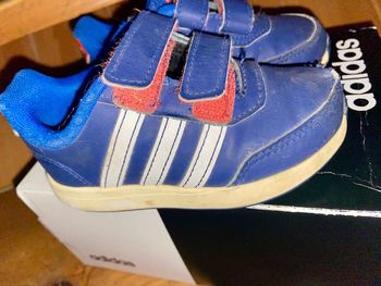 Basket adidas à scratch