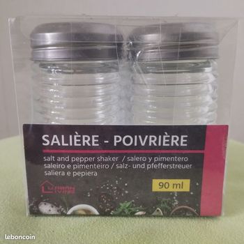 Poivrière et Salière Neuf