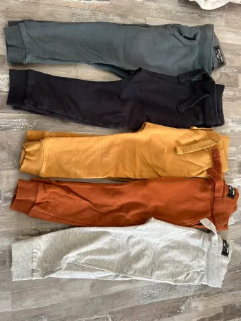 Lot 5 pantalons Next T2/3 ans