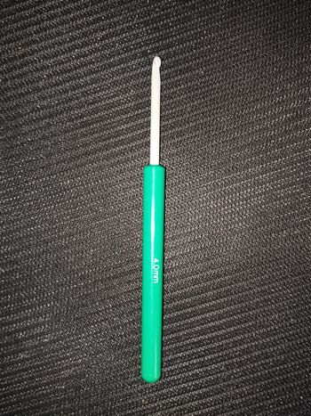 * Crochet 4 mm Mondial Tissus