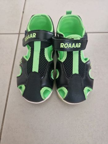 Chaussures ouvertes taille 26