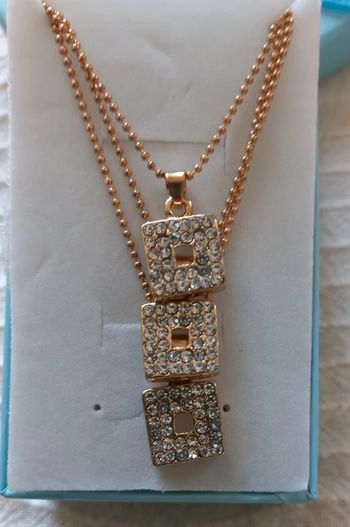 Collier 3 chaînes doré strass + boucle d oreilles